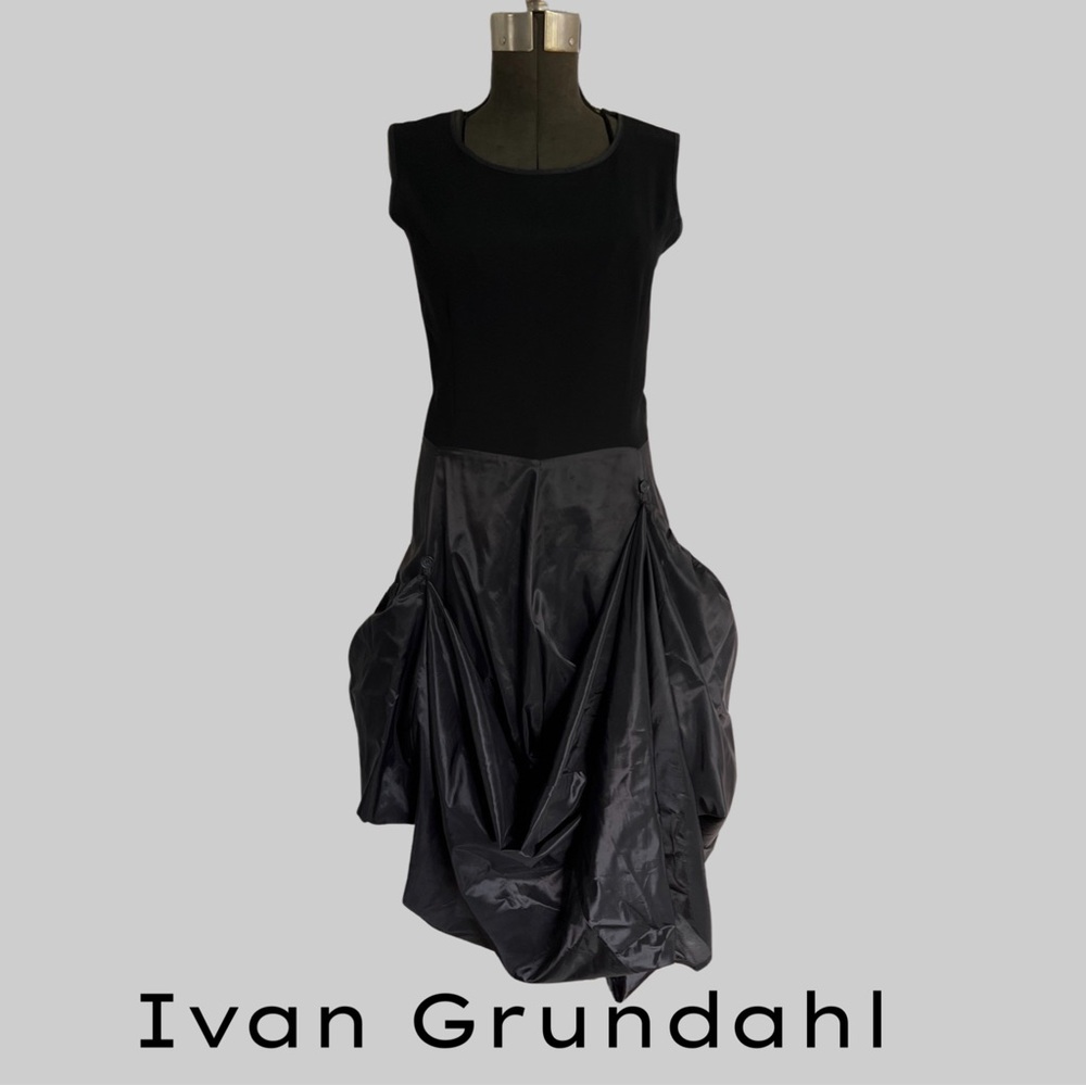 IVAN GRUNDAHL AVANT GARDE ASYMMETRICAL CONVERTIBLE BLACK GOWN - SIZE EU 38